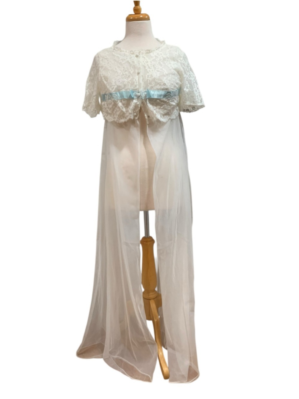 Vtg 60's Women's Van Raalte Lace peignoir/robe, Size S, White and Blue